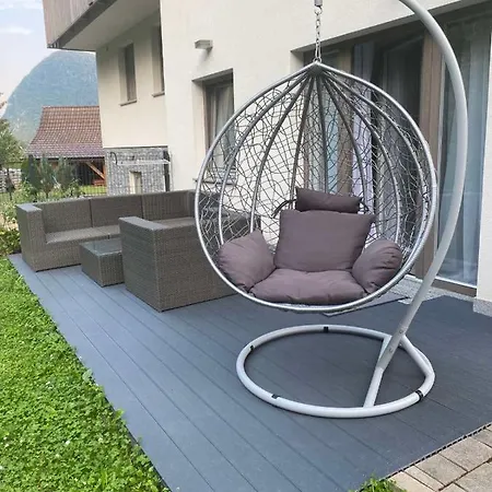 Luxury Near דירה